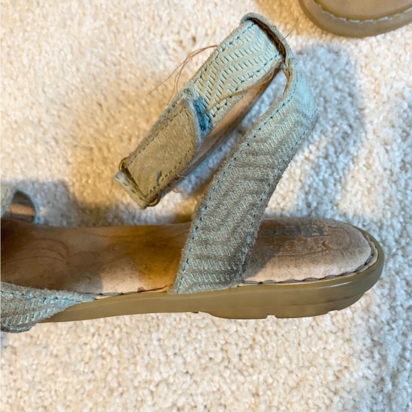 BORN sandals size 6M - Picture 6 of 7